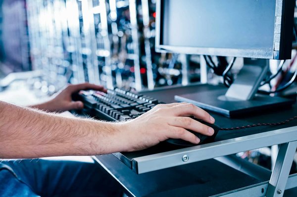 Come utilizzare il data mining per identificare opportunità di upselling in un'agenzia di viaggi online?