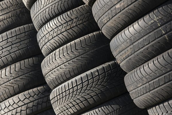 Quali strategie adottare per mantenere stabile la pressione dei pneumatici durante il cambio di stagione?